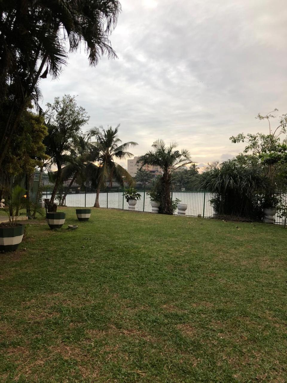 Amani Lake Resort Panadura Ngoại thất bức ảnh